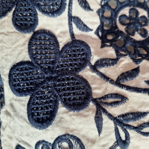 Draper James RSVP Embroidered White and Blue Women's Halter Top In A Small. - Picture 8 of 10